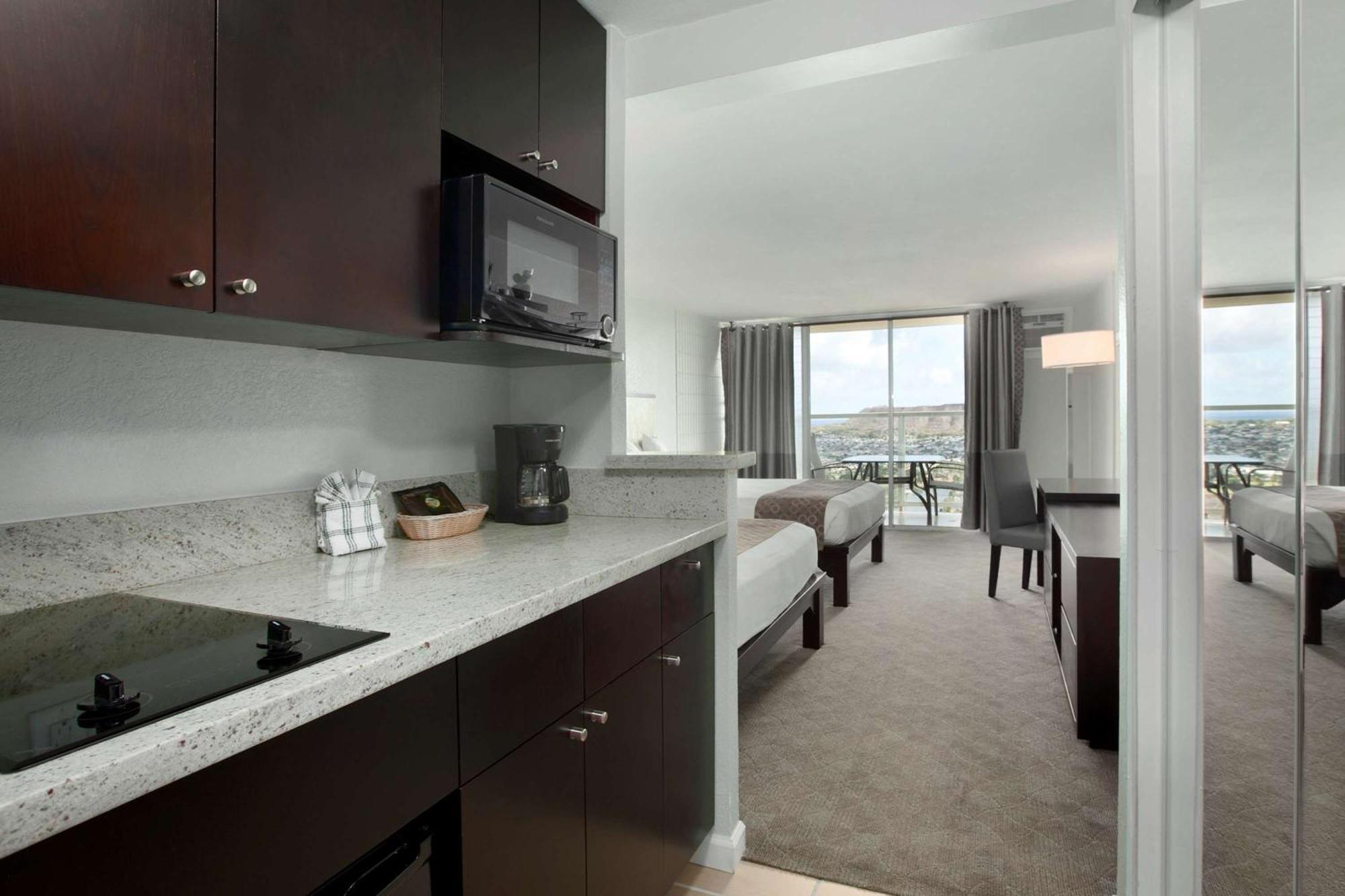 Skyline Island Colony Aparthotel 3*
